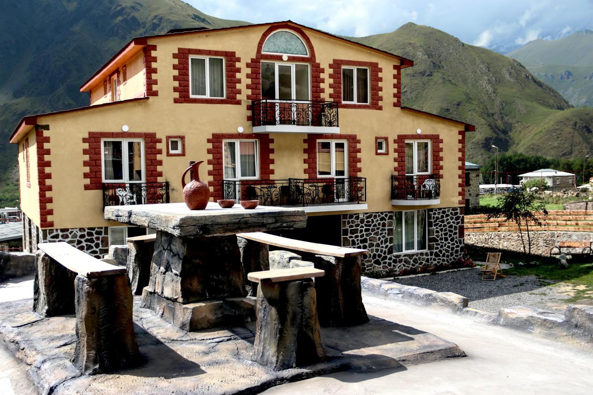 Tower Hotel Kazbegi Exterior foto